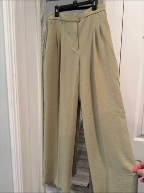 Express Wide-Leg High-Rise Pants in Sage